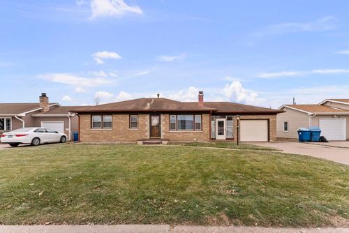 608 29th Ave, East Moline, IL, 61244-3150 | Card Image