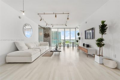 1606 - 450 Alton Rd, Condo with 2 bedrooms, 2 bathrooms and null parking in Miami Beach FL | Image 1