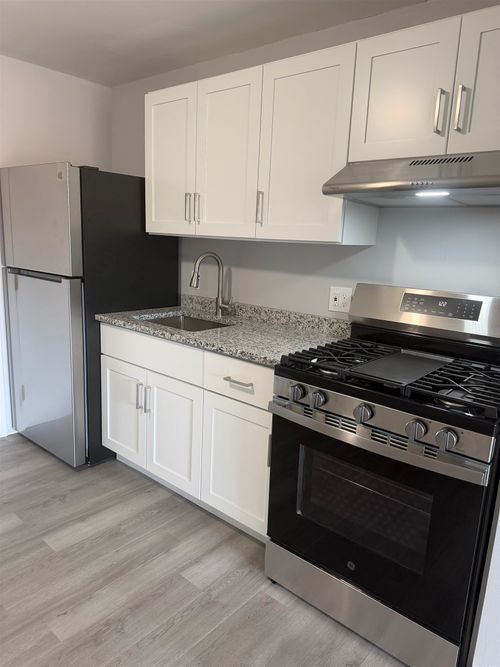 415-130 Mammoth Road, Hooksett, NH, 03106 | Card Image