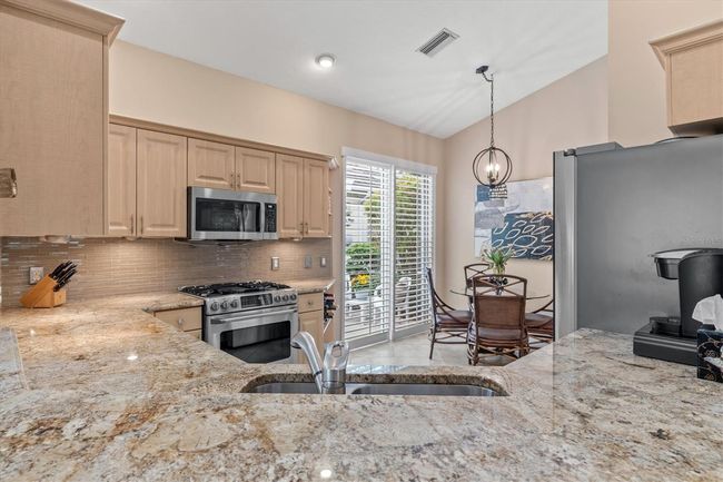 7327 Kensington Ct, House other with 2 bedrooms, 2 bathrooms and null parking in UNIVERSITY PARK FL | Image 9