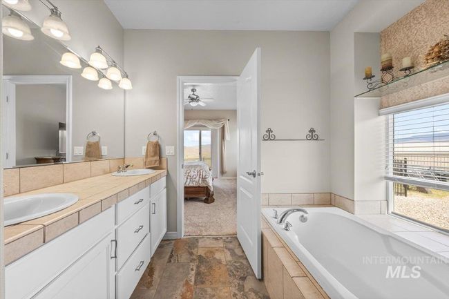 160 Summit Ridge Rd, House other with 3 bedrooms, 3 bathrooms and 3 parking in Horseshoe Bend ID | Image 24