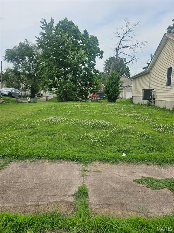 Land in St Louis 3