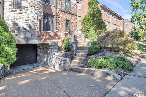 1n-731 Westwood Dr, Clayton, MO, 63105-2719 | Card Image