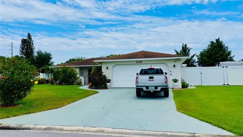 7225 8th Avenue Loop W, Bradenton, FL, 34209-3426 | Card Image