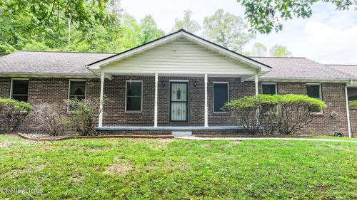 105 Simpson Ln, Oliver Springs, TN, 37840-4216 | Card Image