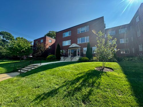 apt-105-30 Outlook Ave, West Hartford, CT, 06119-1434 | Card Image