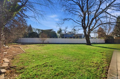 467 Hempstead Ave, Rockville Centre, NY, 11570-1749 | Card Image