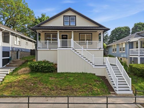 23 Murray Hill Rd, Medford, MA, 02155-1962 | Card Image
