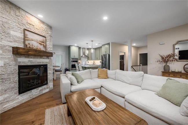 938 Mount Calvary Rd, House other with 5 bedrooms, 3 bathrooms and null parking in Lansing KS | Image 6