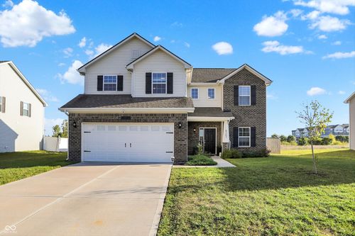 8207 Cagles Mill Trce, Avon, IN, 46123-5913 | Card Image