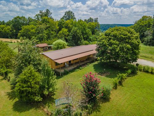 915 Maddox Rd, Centerville, TN, 37033-9591 | Card Image