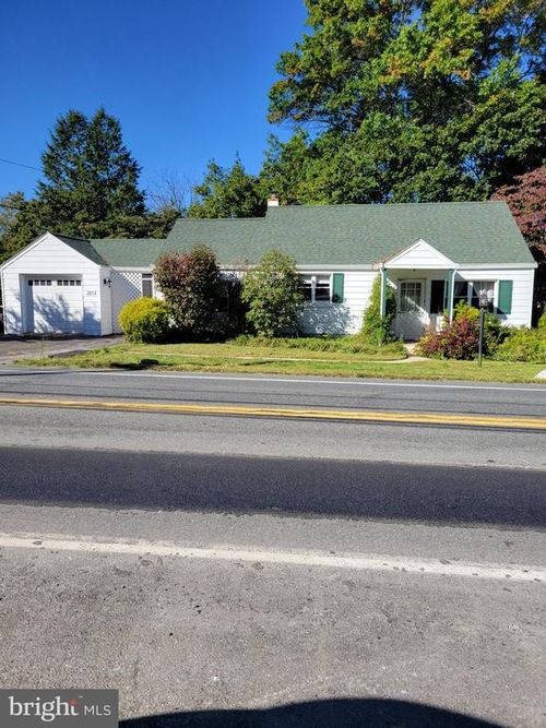 993 Gravel Pike, Palm, PA, 18070-1205 | Card Image
