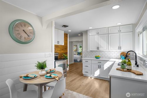 a-5620 Wetmore Ave, Everett, WA, 98203-3941 | Card Image