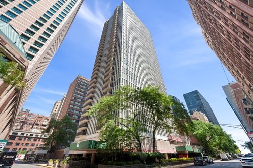 7d-200 E Delaware Place, Chicago, IL, 60611 | Card Image