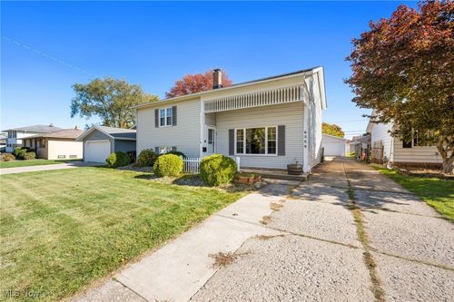 6359 Middlebrook Blvd, Brook Park, OH, 44142-3843 | Card Image