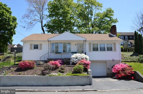 1825 2nd Ave, POTTSVILLE, PA, 17901-2035 | Card Image