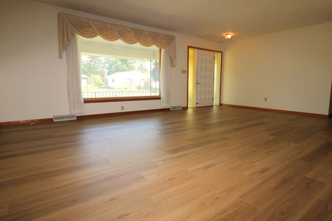 119 Fairway Cir, House other with 3 bedrooms, 2 bathrooms and 2 parking in Norwalk OH | Image 4