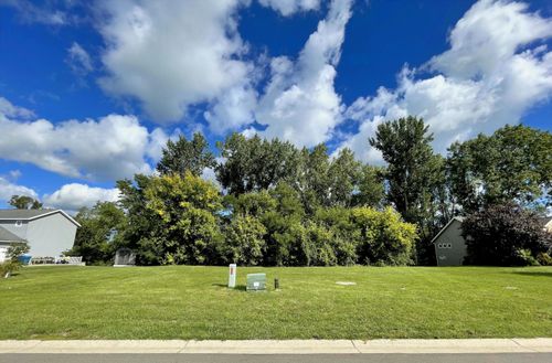 349 Creekside Dr, Coopersville, MI, 49404-8410 | Card Image