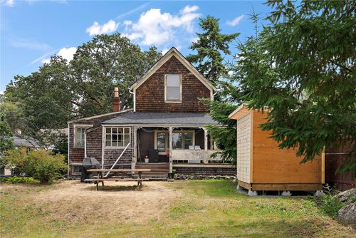 3749 Quadra St, Saanich, BC, V8X1H5 | Card Image