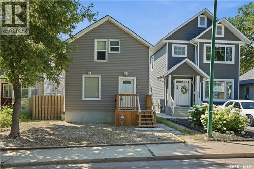 215 26th St W, Saskatoon, SK, S7L0H5 | Card Image