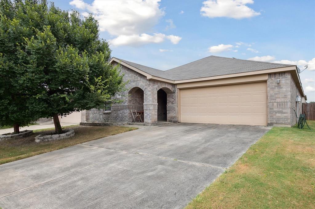 Glenndon Dr, Fort Worth, TX 76120