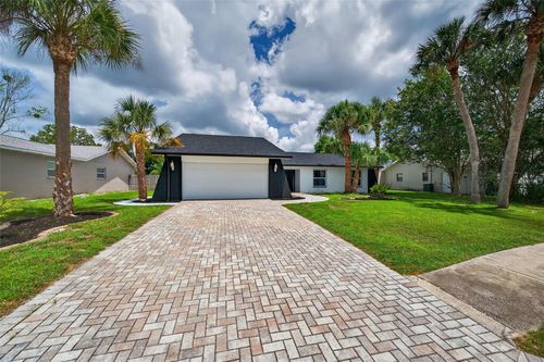 10221 Landmark Dr, HUDSON, FL, 34667-6606 | Card Image