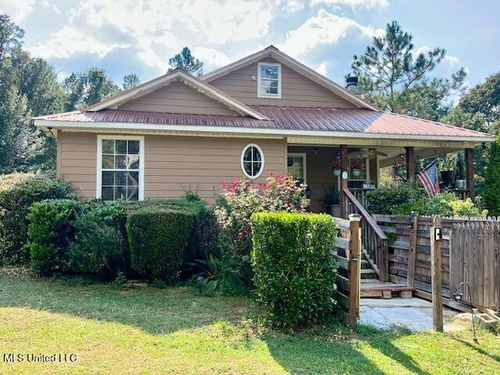 17105 Spring Lake Dr W, Vancleave, MS, 39565-8198 | Card Image