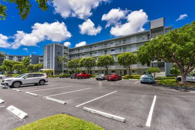 508 - 2226 N Cypress Bend Drive, Condo with 2 bedrooms, 2 bathrooms and null parking in Pompano Beach FL | Image 1