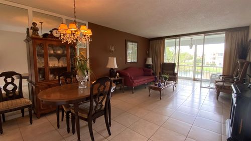 211-6051 Nw 61st Ave, Tamarac, FL, 33319-6281 | Card Image