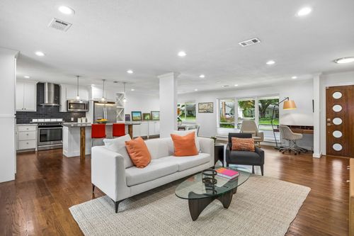 6452 Lange Cir, Dallas, TX, 75214-2451 | Card Image