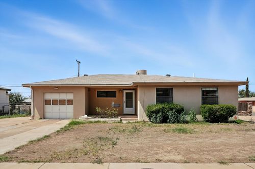 909 Cedar Ave, Alamogordo, NM, 88310-4933 | Card Image
