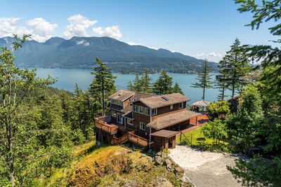 845 Valhalla Pl, House other with 4 bedrooms, 2 bathrooms and null parking in Bowen Island BC | Image 2