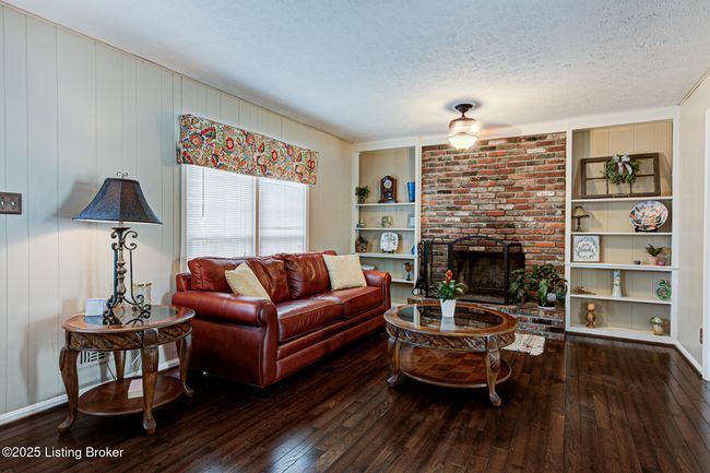 3904 Bayonne Ct, House other with 4 bedrooms, 3 bathrooms and null parking in Jeffersontown KY | Image 4