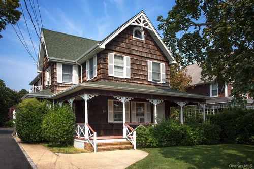 3-82 Park Avenue, Babylon, NY, 11701 | Card Image
