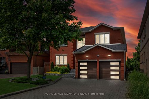 46 Jay St, North York, ON, M6L2M1 | Card Image