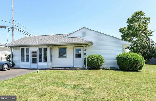 239 Tewksbury Rd, FAIRLESS HILLS, PA, 19030-3205 | Card Image
