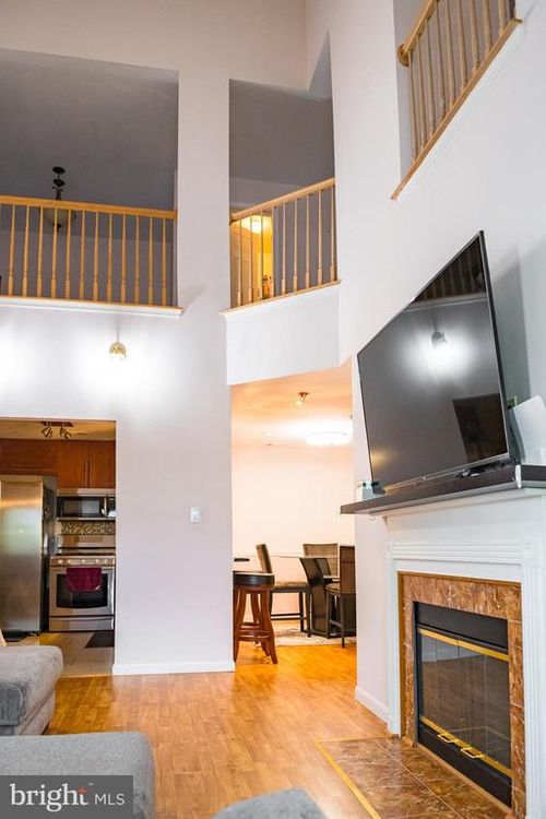 a-2205 Falls Gable Ln, BALTIMORE, MD, 21209-5233 | Card Image