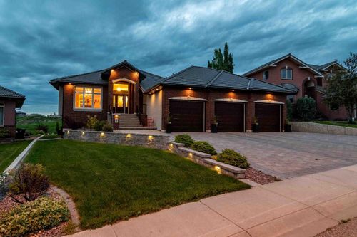 284 Desert Blume Drive Sw, Desert Blume, AB, T1B0H6 | Card Image