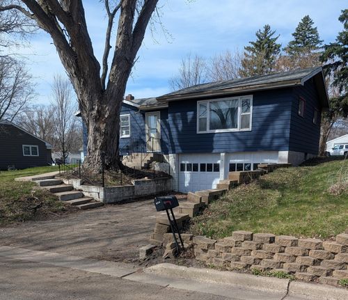 215 N 11th St, Montevideo, MN, 56265-1843 | Card Image