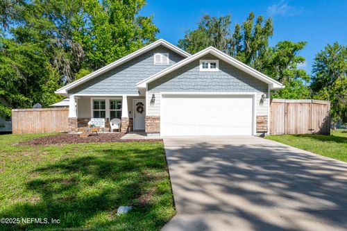 210 Saint Clair St, Starke, FL, 32091-2933 | Card Image