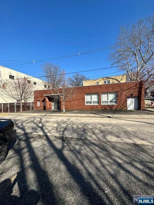 229 W Shore Ave, Bogota, NJ, 07603-1433 | Card Image