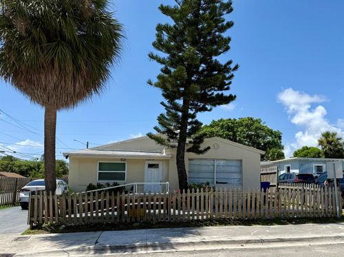 1105 W 34th St, Riviera Beach, FL, 33404-2903 | Card Image