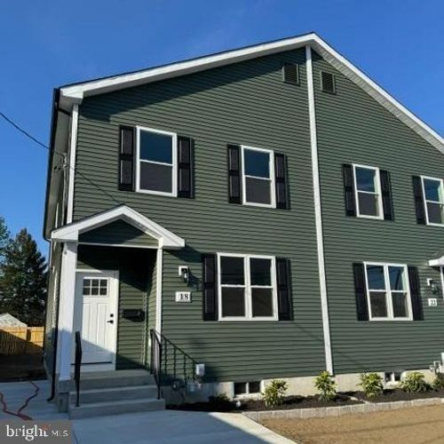 18 Pine St, WESTVILLE, NJ, 08093-1137 | Card Image