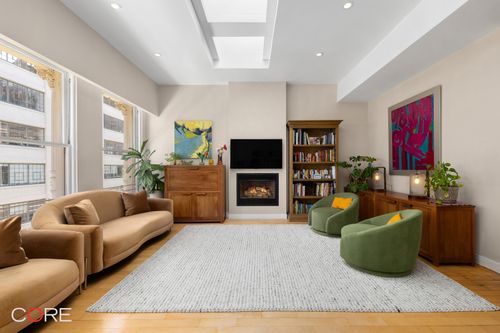 ph-44 W 22nd St, New York, NY, 10010-5859 | Card Image