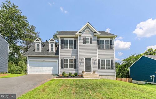 8183 Major Watters Ct, WARRENTON, VA, 20187-4591 | Card Image