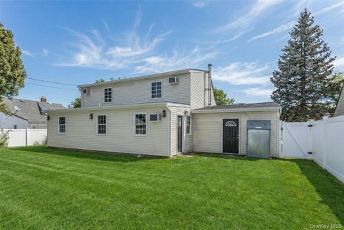 25 Turn Ln, Levittown, NY, 11756-4027 | Card Image