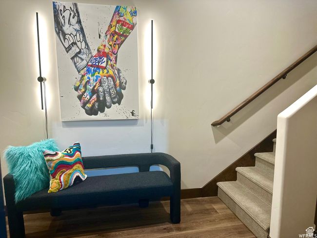 Entry in from garage | Image 28