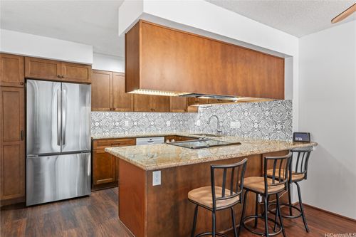 325-3138 Waialae Ave, Honolulu, HI, 96816-1546 | Card Image