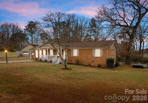 784 Crestmont Dr Se, Concord, NC, 28025-8792 | Card Image