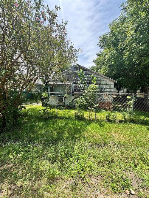 7312 Victoria St, Houston, TX, 77020-3427 | Card Image